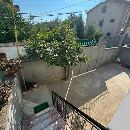Goldenvilla Guesthouse&apartments * Durrës