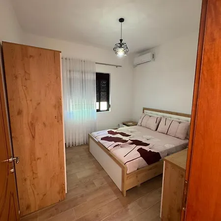 Goldenvilla Guesthouse&apartments