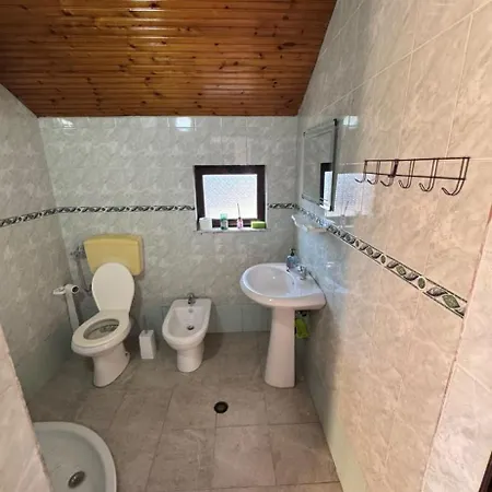 Goldenvilla Guesthouse&apartments *